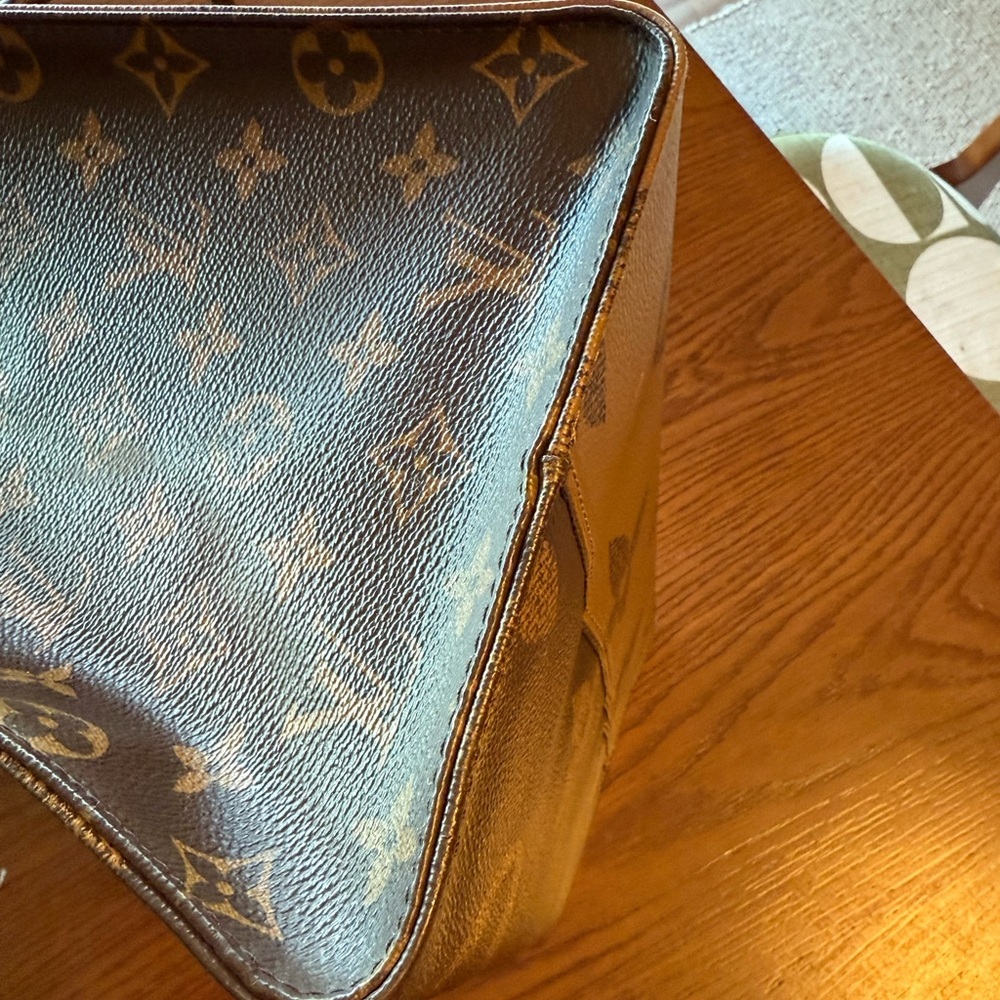 Louis Vuitton GM Monogram On The Go Tote Bag - Picture 13 of 16